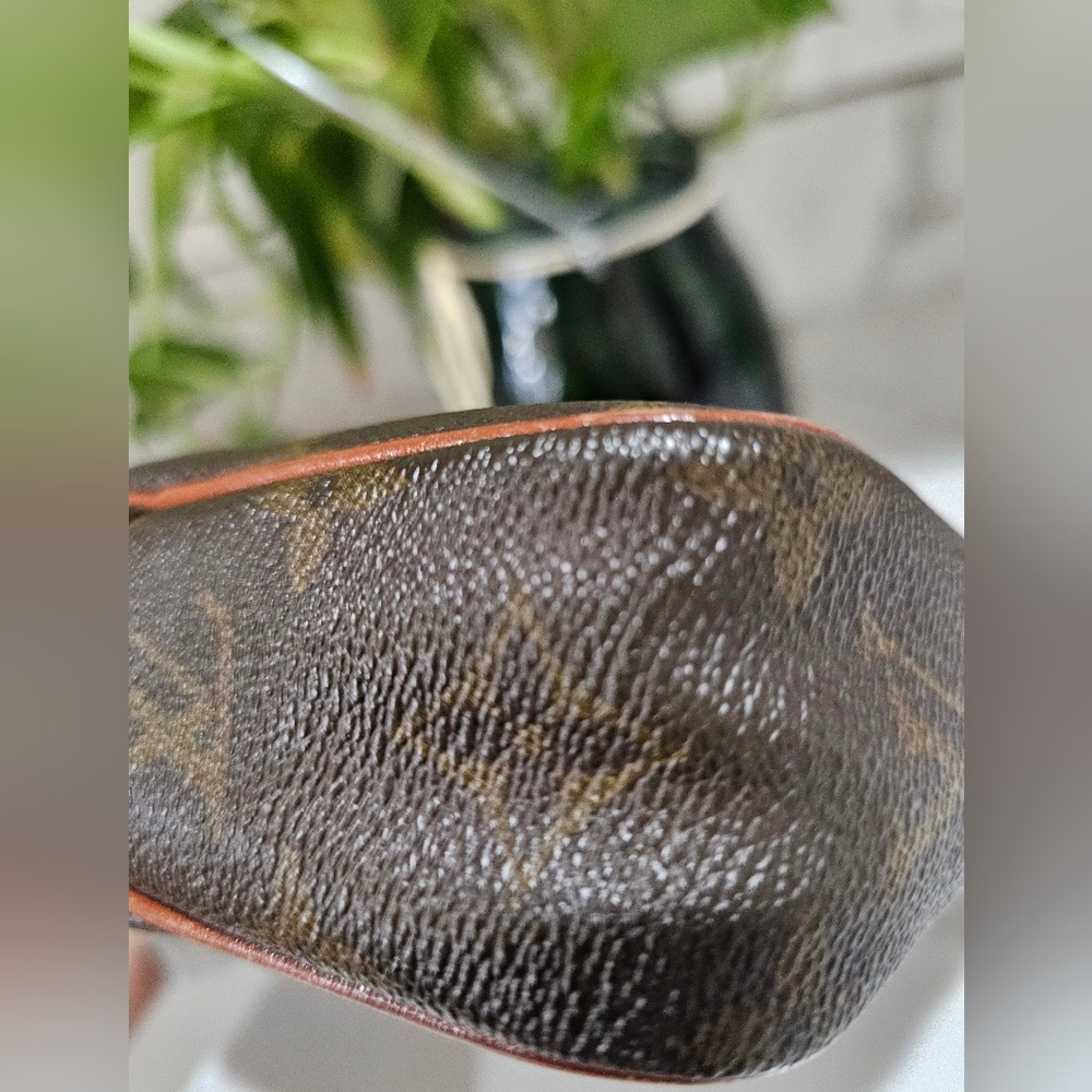 Louis Vuitton Brown Monogram Messenger Bag - Picture 7 of 11